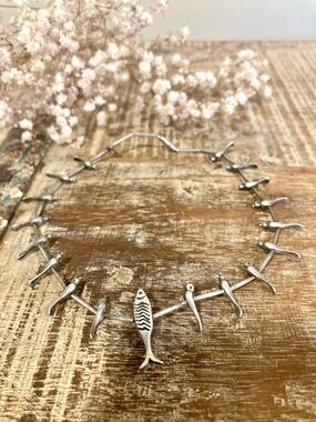 Silver Tone Fish and Birds Choker Necklace 13 1/4”Long
